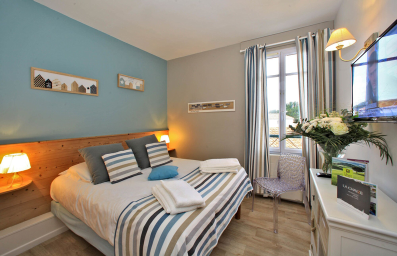 Bedroom 2, Hotel La Chaize, Vendée