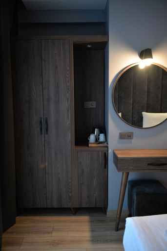 Bedroom 5, Basilissis Hotel, Fatih