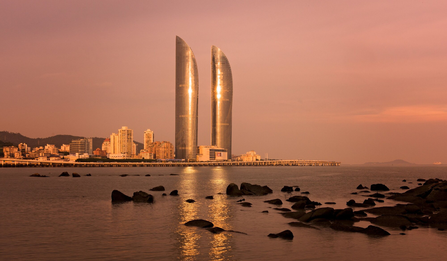 Exterior & Views 24
