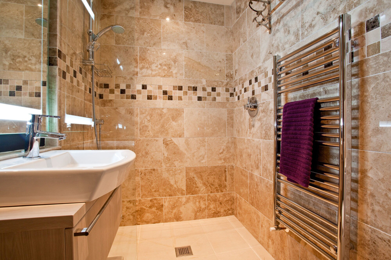 Bathroom 3, Portland Apartments, Gloucestershire