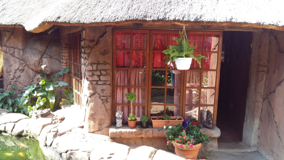 Exterior & Views 2, Pride Rock Accommodation, Nkangala
