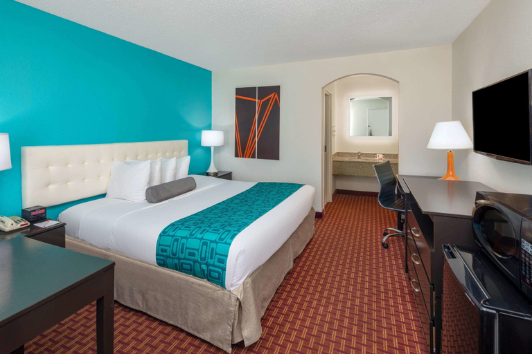 Bedroom 3, Howard Johnson By Wyndham Rock Hill, York