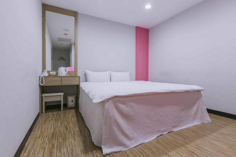 Bedroom 2, Mei Ti Hotel, Taoyuan