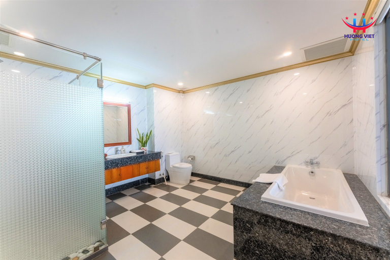 Bathroom 5, Huong Viet Hotel Quy Nhon - Beachfront, Qui Nhơn