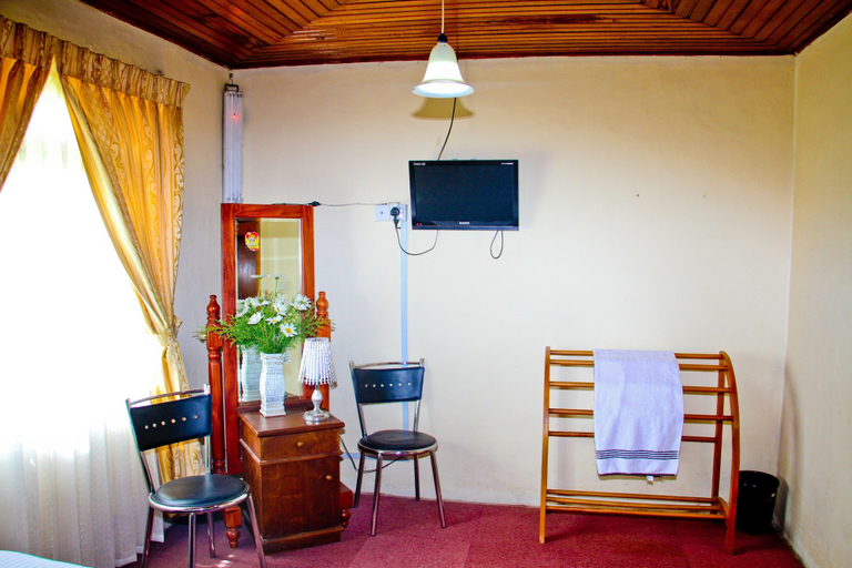Others 4, Chelthnam Bungalow, Nuwara Eliya