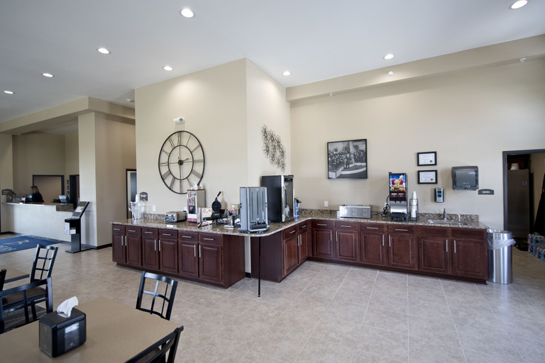 Food & Drinks 5, Cobblestone Inn & Suites - Clarinda, Page