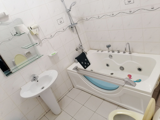 Bathroom 4, Hotel Residence Jeanne d'Arc, Sô-Ava