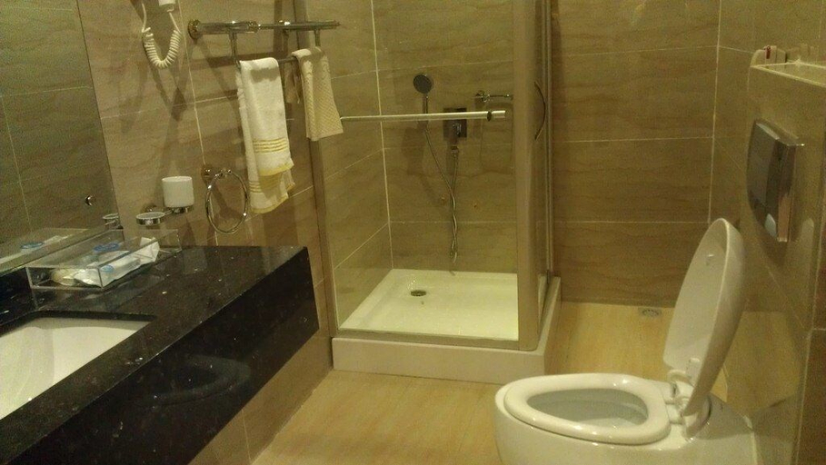 Bathroom 5, Sun Beach Hotel, Cotonou