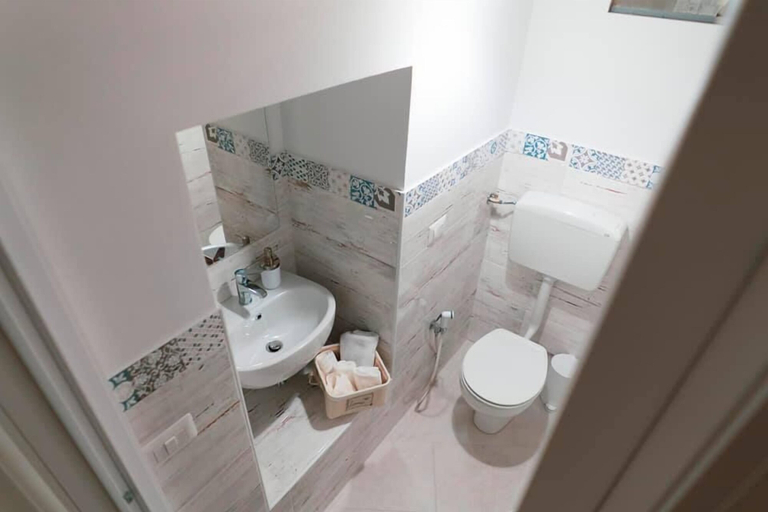 Bathroom 3, Il Vicolo B&B, Bari