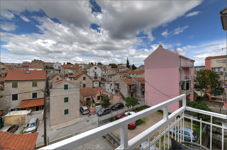 Others 4, Via Porto Rooms, Split