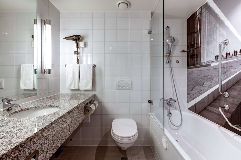 Bathroom 5, Radisson Blu Airport Hotel, Oslo Gardermoen, Ullensaker