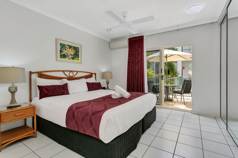 Bedroom 4, Beachfront Apartments on Trinity Beach, Cairns