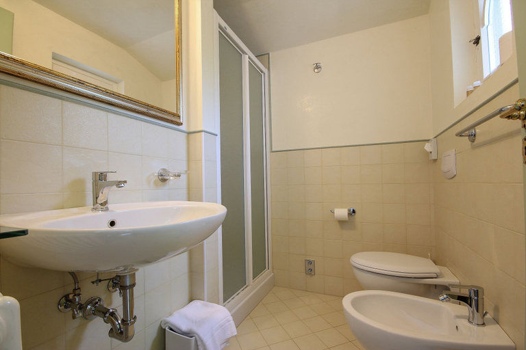 Bathroom 5, B&B Ortensia, Lucca