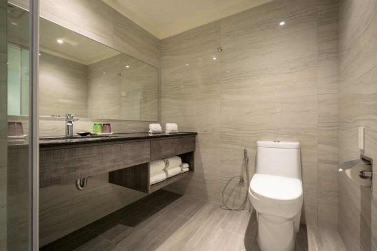 Bathroom 5, Sun Hao Hotel.Taichung, Taichung