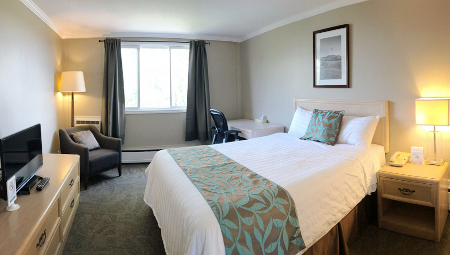 Bedroom 3, Seasons Inn Halifax, Halifax