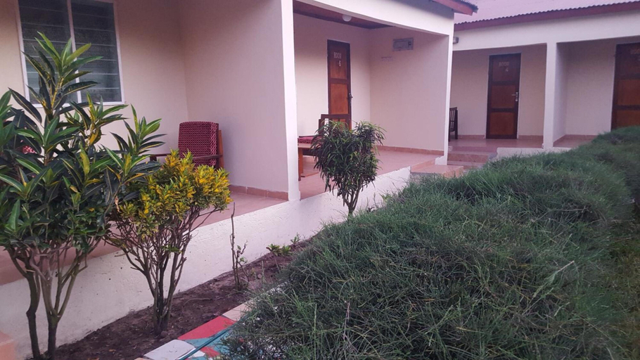 Exterior & Views 2, Yuna Village Garden Resort, Kombo Saint Mary