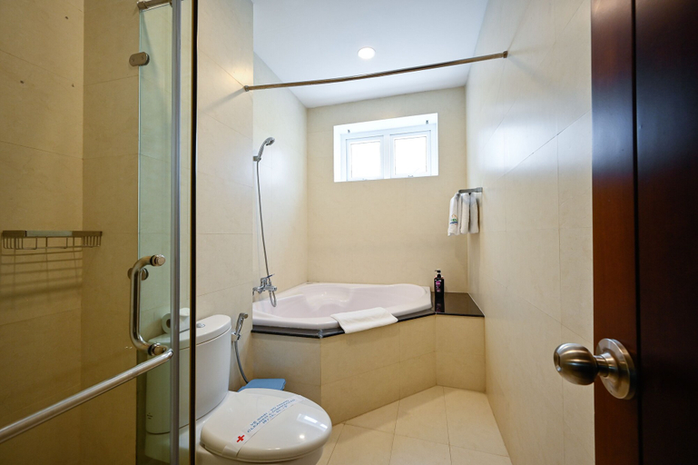 Bathroom 5, Laguna Hotel, District 7