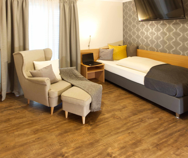 Bedroom 4, Gästehaus Zehmerhof, Erding