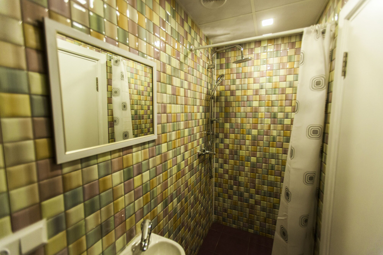 Bathroom 4, Holiday Hostel, Yerevan