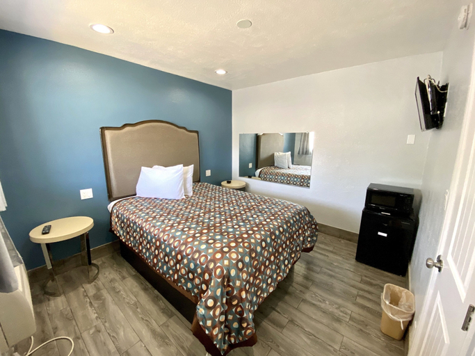 Bedroom 4, Dixie Motel, Los Angeles
