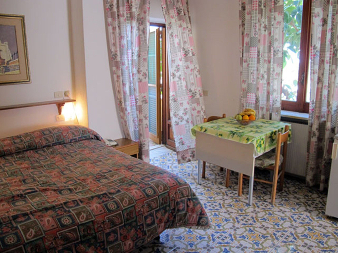 Bedroom 4, Hotel Residence Villa Marinù, Napoli