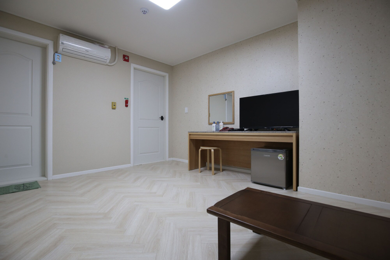 Others 5, R.I Spa Hotel, Chungju