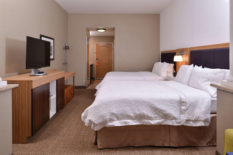 Bedroom 3, Hampton Inn & Suites Woodland-Sacramento Area, Yolo