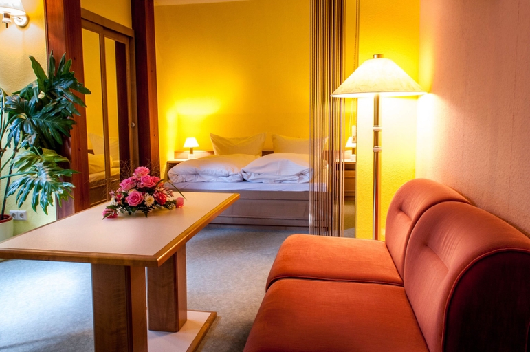 Bedroom, Ferienhotel Augustusburg, Mittelsachsen