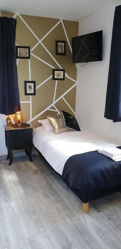 Bedroom 4, Les Insolites de la Pouillyzotte, Nièvre
