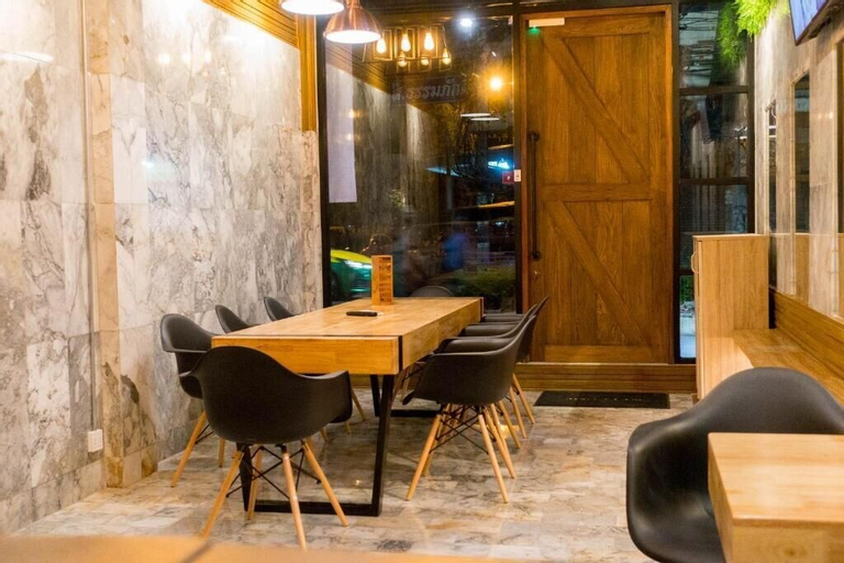 Food & Drinks 15