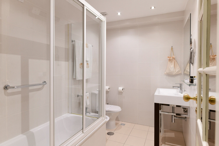 Bathroom 4, Casa de Sao Mamede Hotel, Lisbon