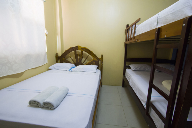 Bedroom 2, Hostal Alcazaba, Puerto López