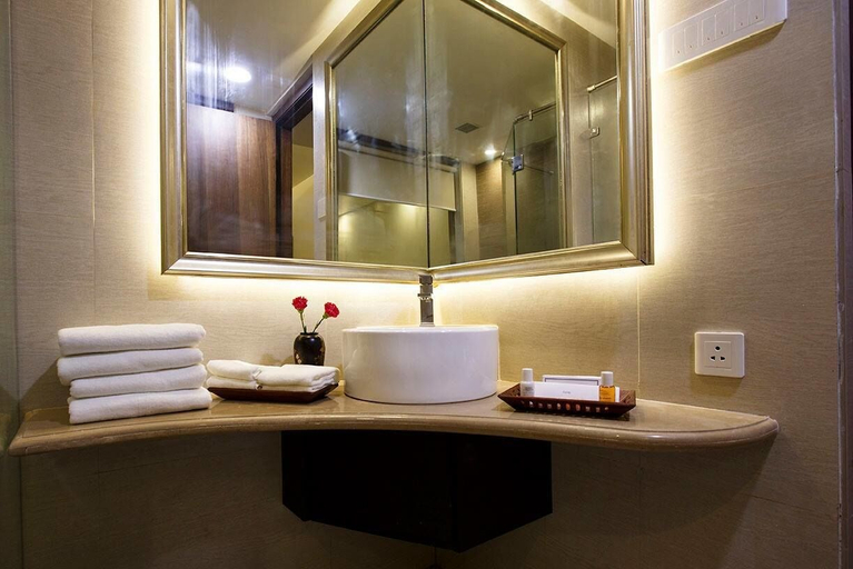 Bathroom 4, Pipal Tree Hotel, North 24 Parganas