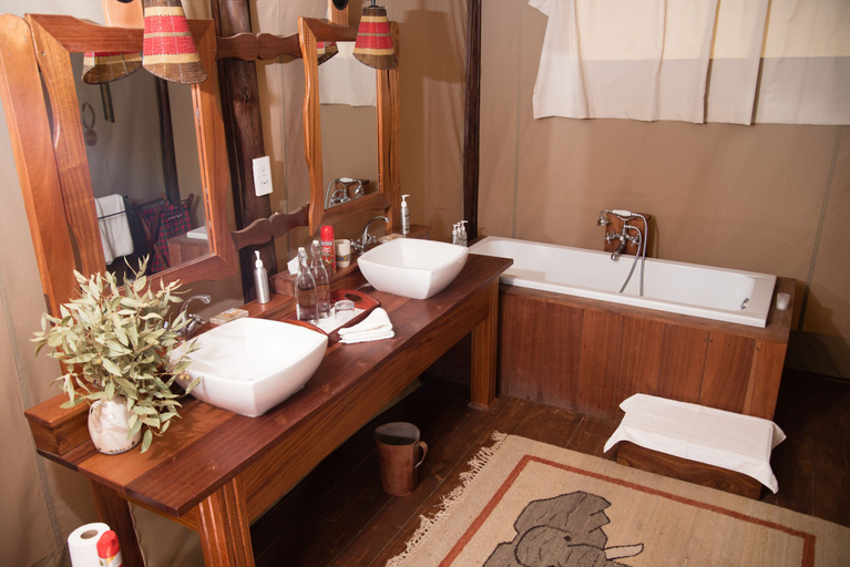 Bathroom 5, Elephant Bedroom Camp, Isiolo North