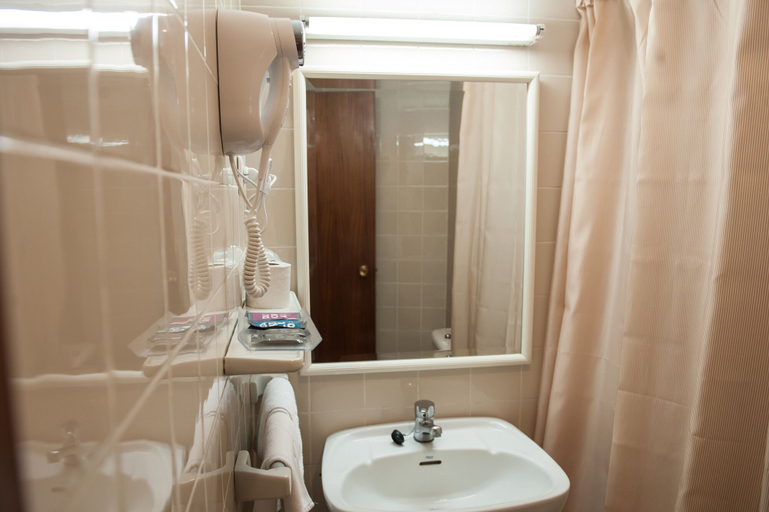 Bathroom 5, Hotel Unzaga Plaza, Guipúzcoa