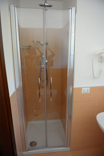 Bathroom 3, Sicily Bike, Caltanissetta
