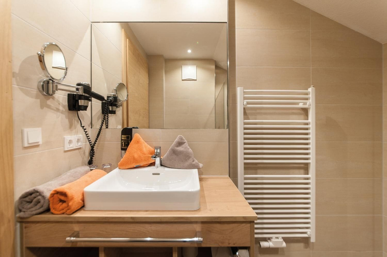 Bathroom 3, Sport-Garni Kapplerhof, Landeck