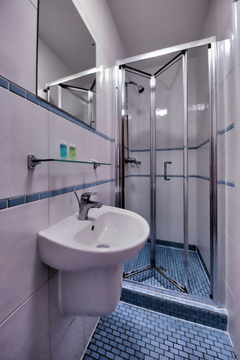 Bathroom 3, IN2 Large Studio, London
