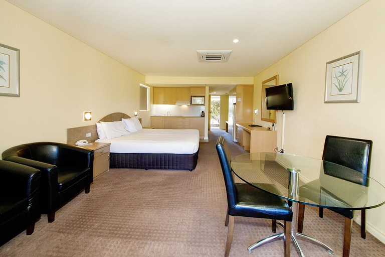 Bedroom 4, Yarrawonga Mulwala Golf Club Resort, Corowa