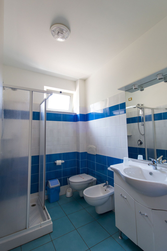 Bathroom 4, Pietre Bianche, Vibo Valentia