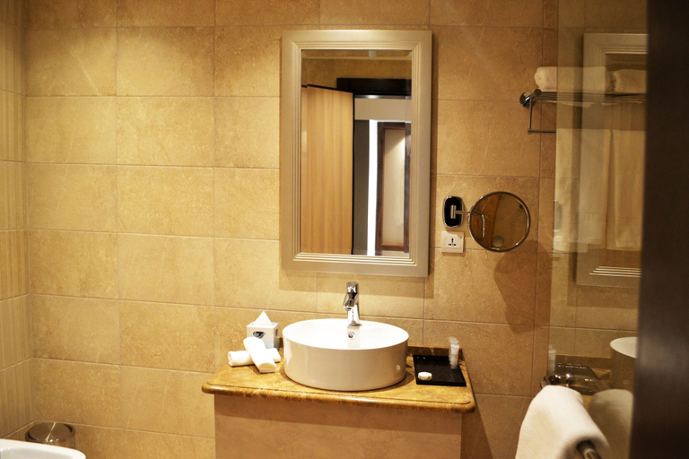 Bathroom 5, Ambassador Hotel Amman, a Boutique Hotel, Wadi Essier