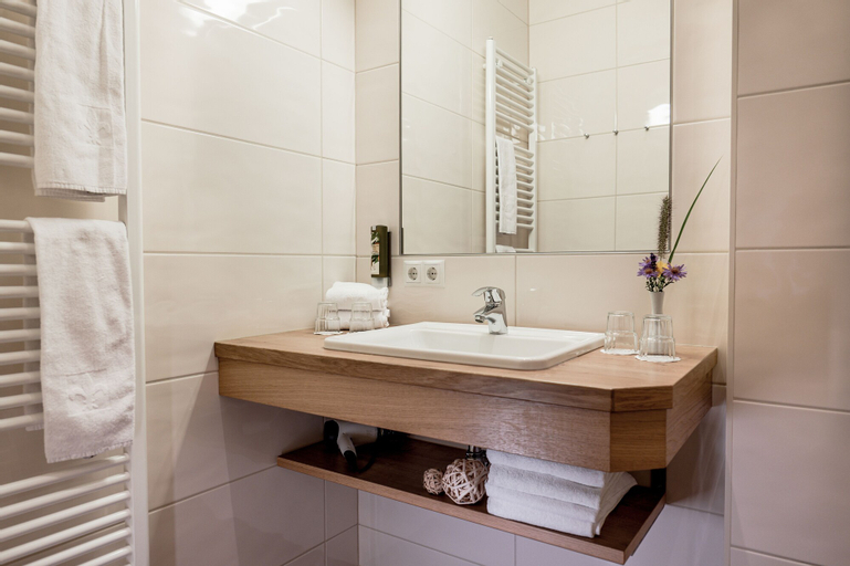 Bathroom 4, Appartement-Hotel Zur Barbara, Liezen