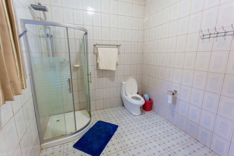 Bathroom 4, Corina K Guest House, Kicukiro