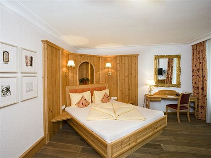 Bedroom 2, Hotel Goldener Adler, BW Signature Collection, Innsbruck