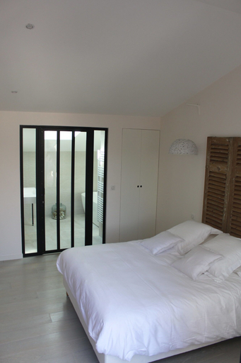 Bedroom 2, La Maison Odeia, Gironde