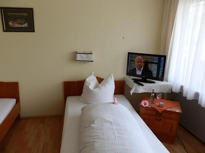 Bedroom 4, Landhotel Loewen, Schwarzwald-Baar-Kreis