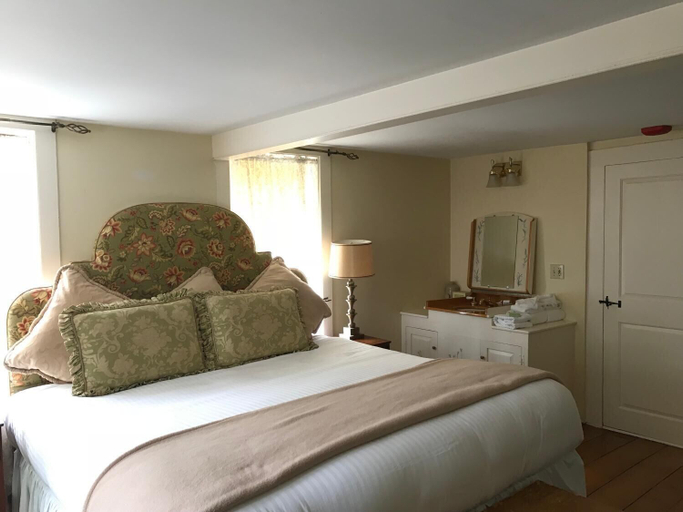 Bedroom 2, Admiral Farragut Inn, Newport