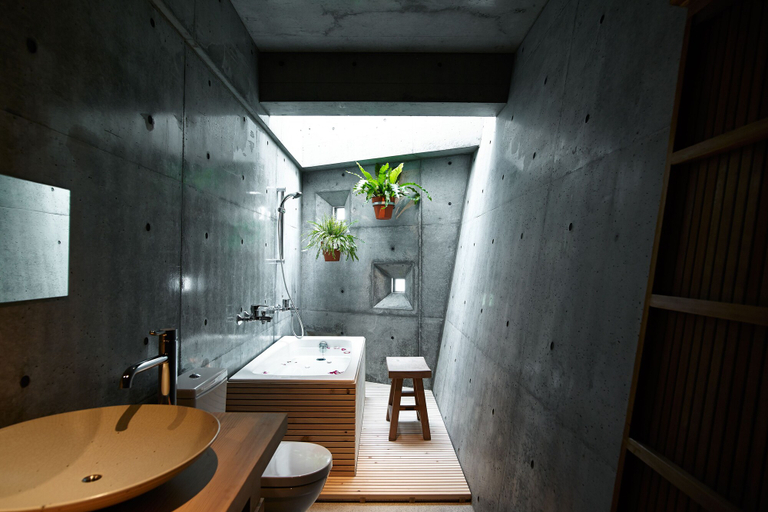 Bathroom 3, Mao House, Tainan