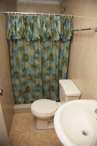 Bathroom 3, Hotel Residencial Turistico Cuba, Panamá