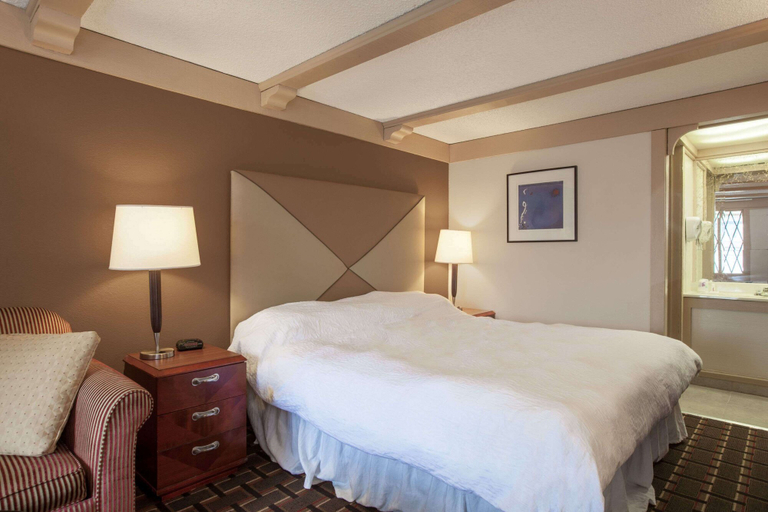 Bedroom 4, Knights Inn Greensburg, Westmoreland